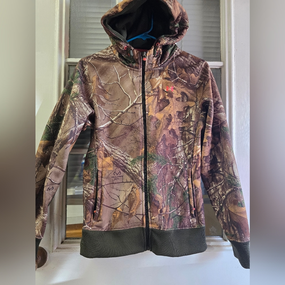 Under Armour Realtree Camo Zip up Women's Size Small